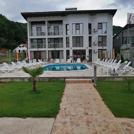 Vila Hercules Dubova Luaran gambar