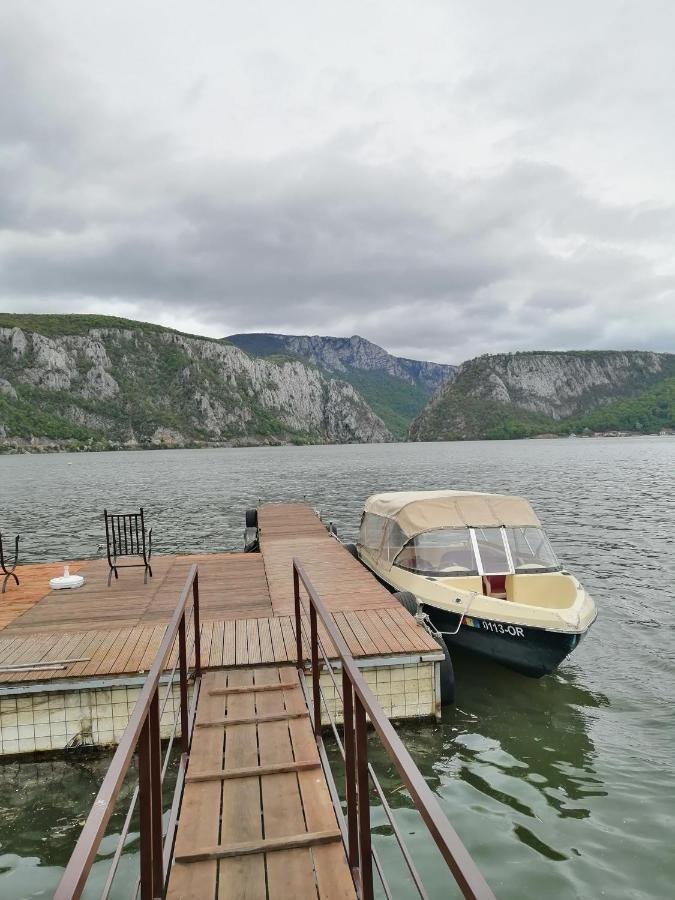 Vila Hercules Dubova Luaran gambar