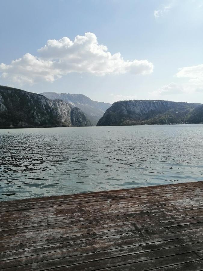 Vila Hercules Dubova Luaran gambar