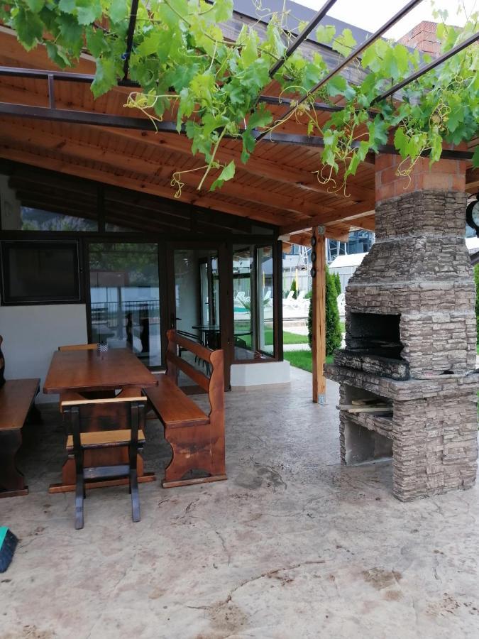 Vila Hercules Dubova Luaran gambar