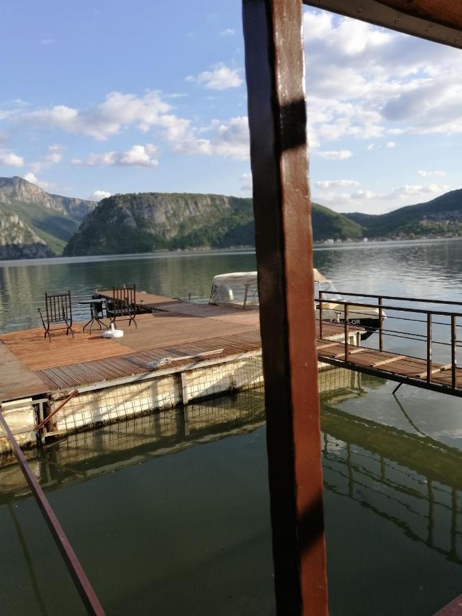 Vila Hercules Dubova Luaran gambar