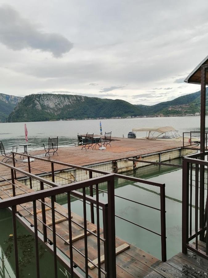 Vila Hercules Dubova Luaran gambar
