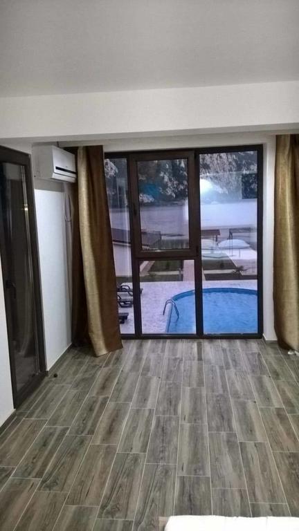Vila Hercules Dubova Luaran gambar