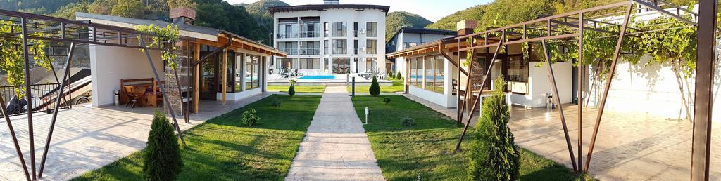 Vila Hercules Dubova Luaran gambar