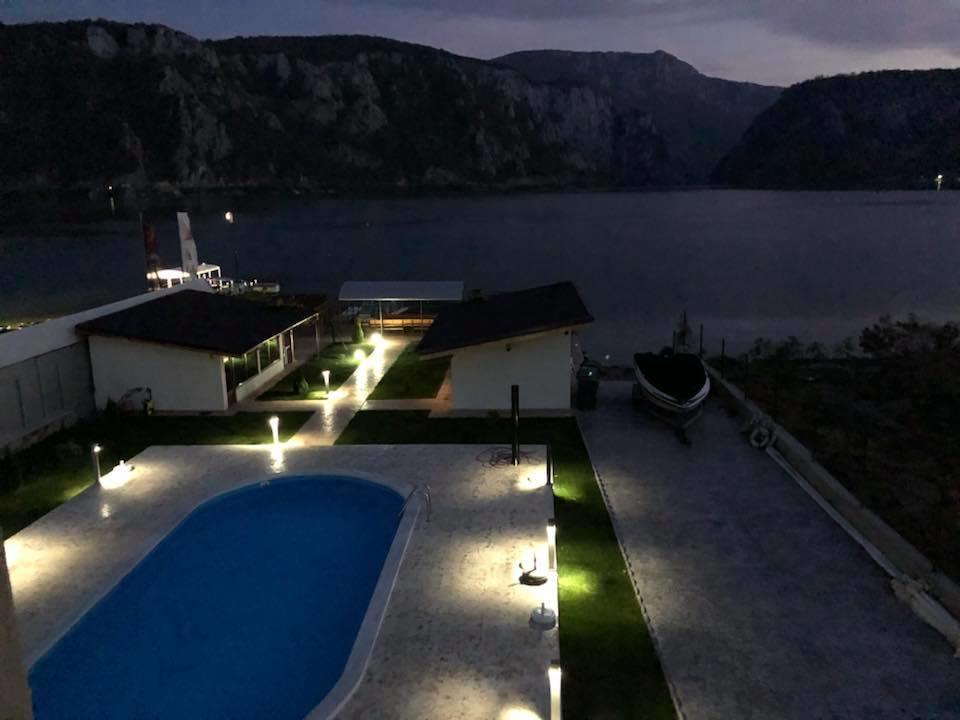 Vila Hercules Dubova Luaran gambar