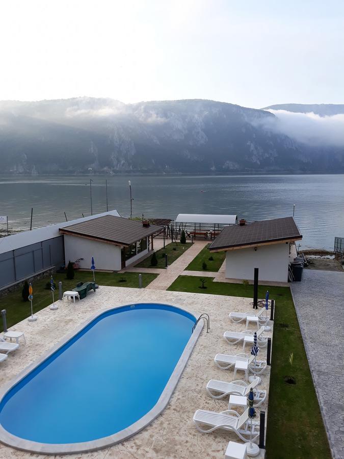 Vila Hercules Dubova Luaran gambar
